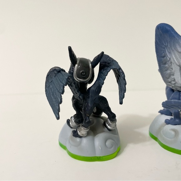Lot of 4 Skylanders Jet Vac Whirlwind Cynder Trigger Happy - Picture 10 of 16